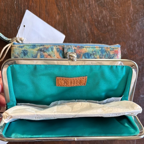 HOBO INTERNATIONAL SUMMERTIME ABSTRACT WALLET - NWT - Picture 8 of 15